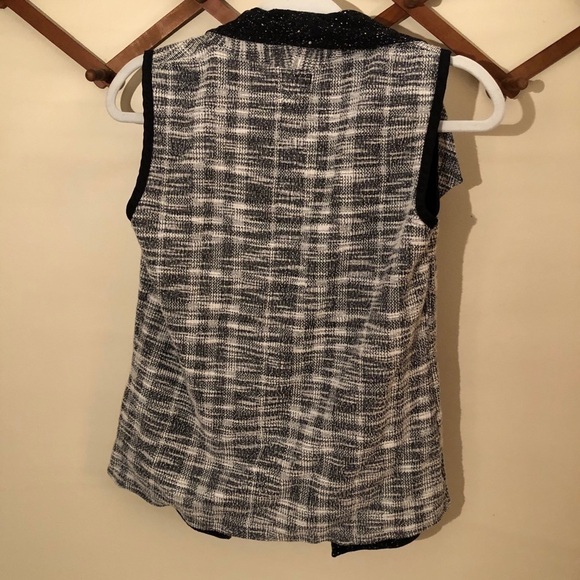 Lily Two Patterned Gray and Black Vest XS - Picture 3 of 5